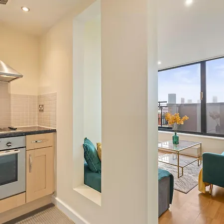 Apartment 1 Bedroom Cosy - Skyline View - Centre *