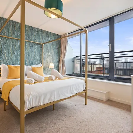 1 Bedroom Cosy - Skyline View - Centre *
